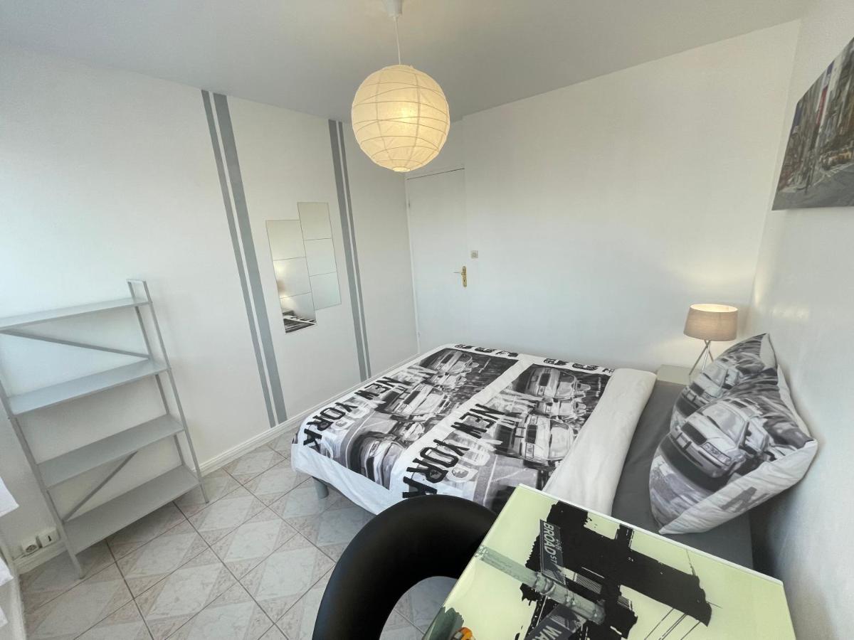 Chambre Privee En Colocation Dans Un Appartement Au Centre De Rillieux La Pape Kültér fotó